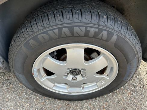 Used 2003 Volvo V70 image 34