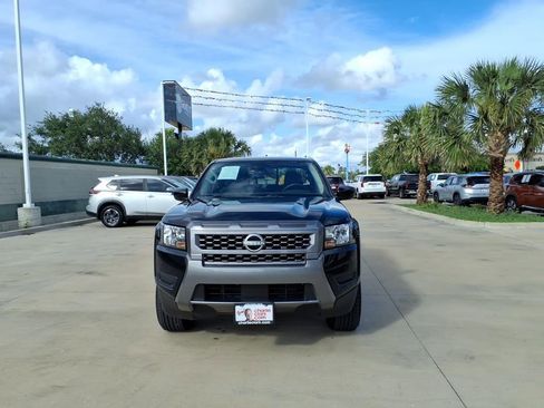 Used 2025 Nissan Frontier SV RWD image 8