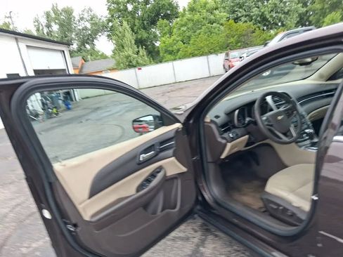 Used 2015 Chevrolet Malibu LT w/ Power Convenience Package FWD image 9