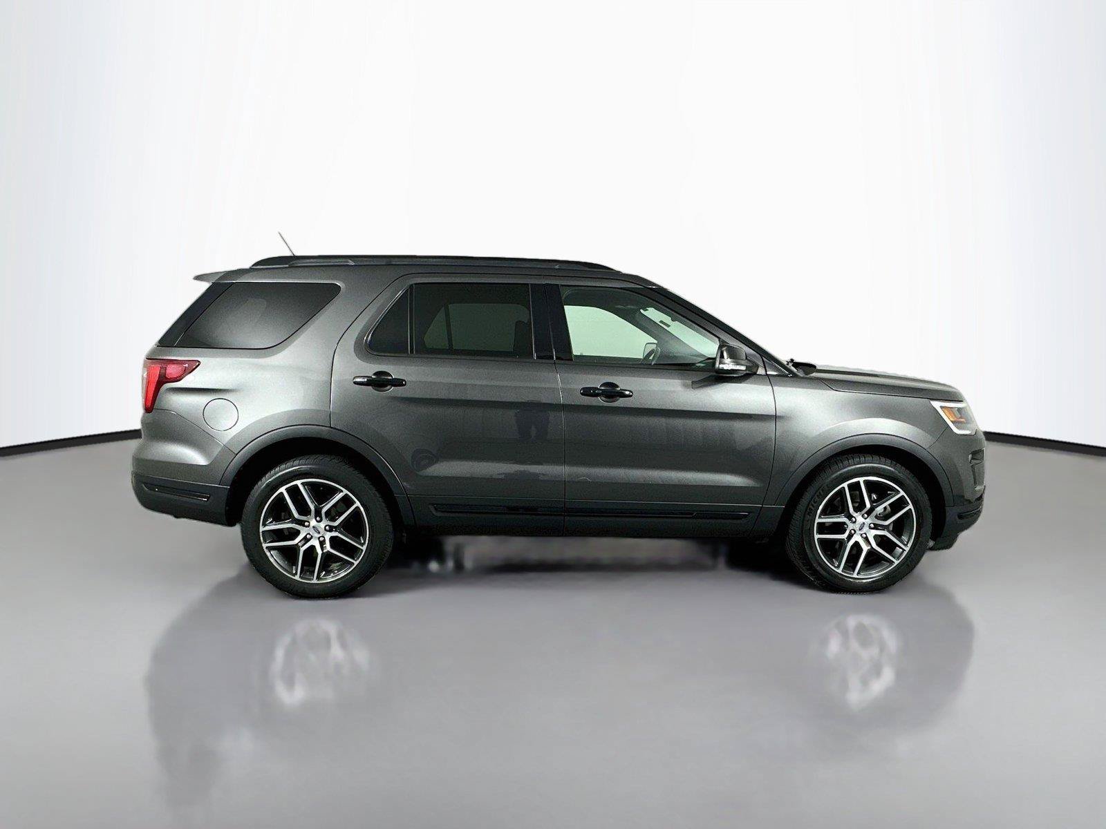 Used 2019 Ford Explorer Sport w/ Equipment Group 401A AWD/4WD image 18