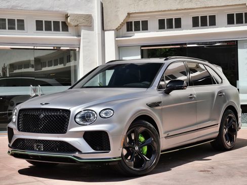 Used 2025 Bentley Bentayga AWD/4WD image 28