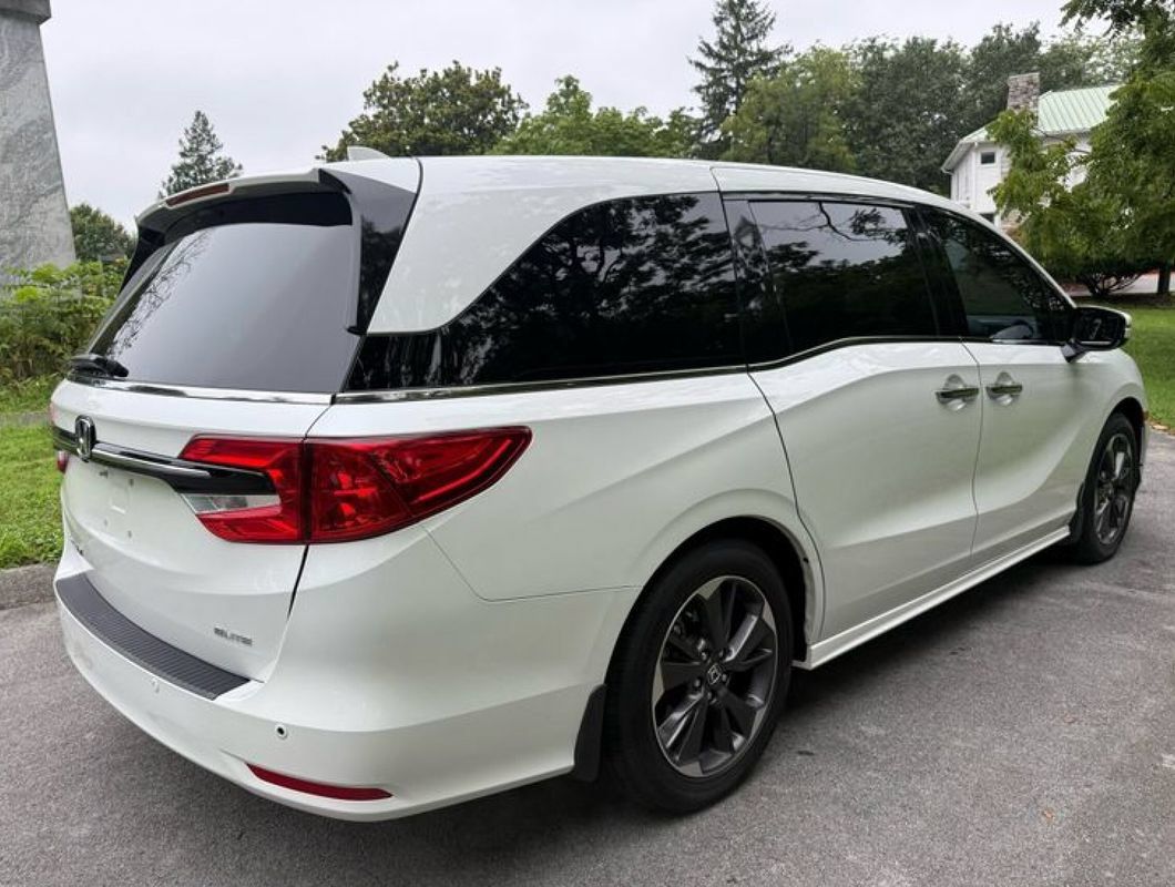 Used 2023 Honda Odyssey Elite image 7