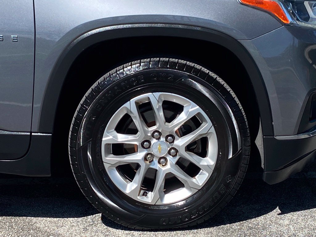 Used 2020 Chevrolet Traverse LT FWD image 11
