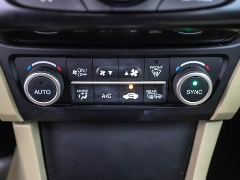 Used 2017 Acura ILX FWD image 17