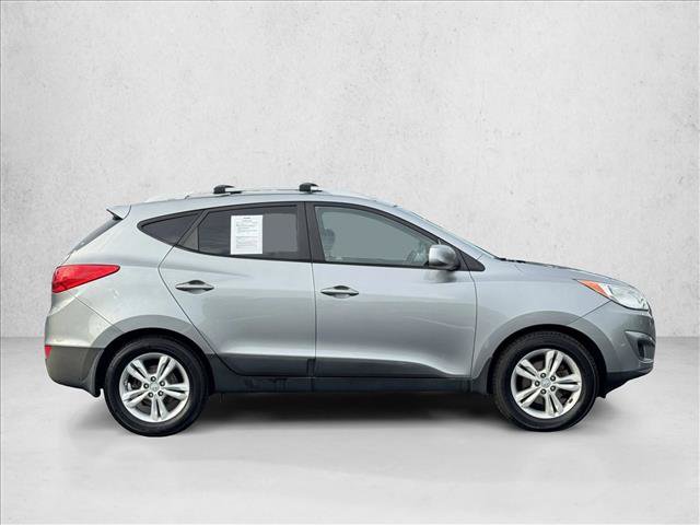 Used 2011 Hyundai Tucson GLS w/ Navigation Pkg 2 AWD/4WD image 4