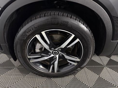 Used 2025 Volvo XC40 B5 Core AWD/4WD image 10