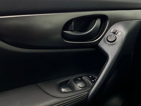 Used 2022 Nissan Rogue Sport S image 19