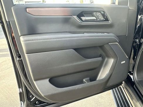 New 2026 GMC Yukon XL Denali w/ Denali Reserve Package image 23