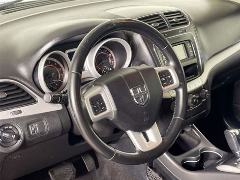 Used 2019 Dodge Journey SE w/ Premium Group image 17