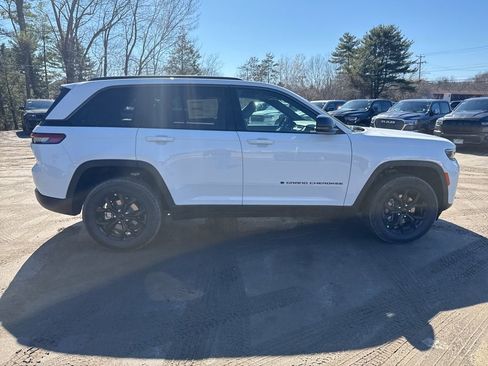 New 2026 Jeep Grand Cherokee Altitude AWD/4WD image 6