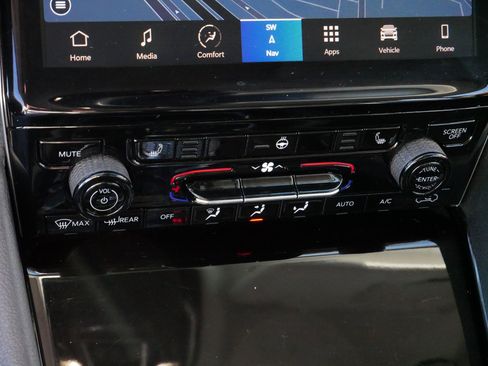 Used 2022 Jeep Grand Cherokee L Limited w/ MOPAR Finishing Package image 23