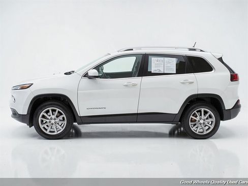 Used 2018 Jeep Cherokee Limited AWD/4WD image 8