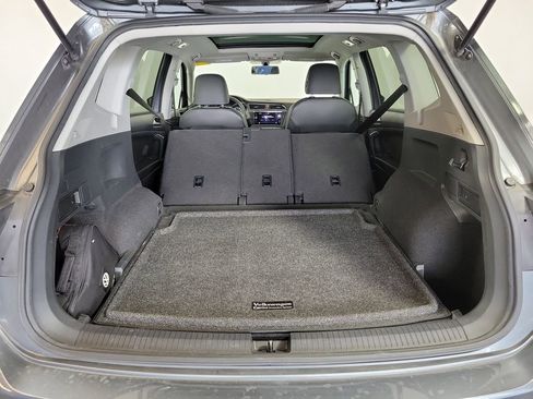 Used 2020 Volkswagen Tiguan SE w/ Panoramic Sunroof Package AWD/4WD image 27