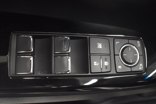 Used 2021 Lexus LX 570 4WD w/ Luxury Package image 20