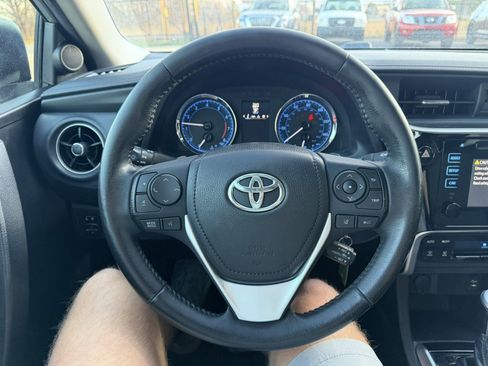 Used 2018 Toyota Corolla SE image 25