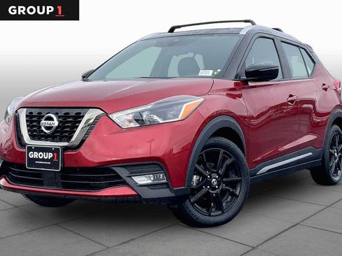 Used 2020 Nissan Kicks SR w/ SR Premium Package FWD image 1