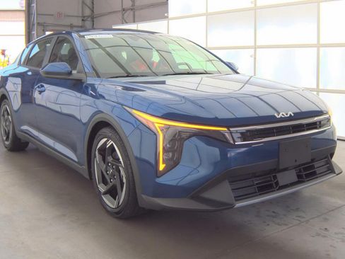 Used 2025 Kia K4 EX FWD image 4