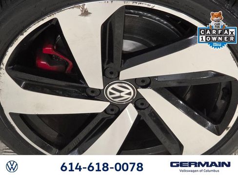 Used 2018 Volkswagen GTI SE FWD image 16