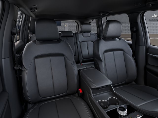 New 2027 Jeep Grand Cherokee Limited RWD image 16
