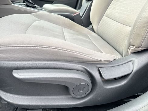 Used 2017 Hyundai Elantra SE image 13