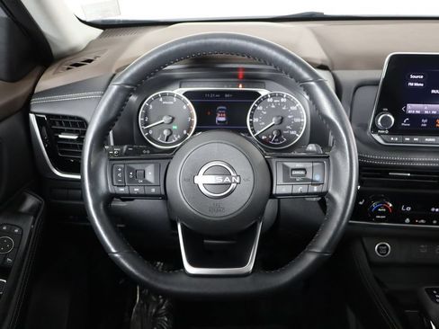 Used 2023 Nissan Rogue SL FWD image 7