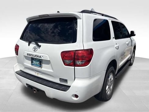Used 2017 Toyota Sequoia SR5 w/ Premium Package AWD/4WD image 12