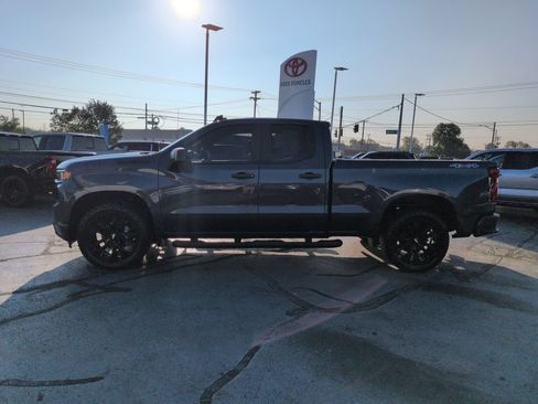Used 2020 Chevrolet Silverado 1500 Custom w/ Custom Value Package AWD/4WD image 2