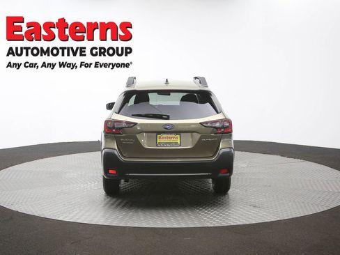 Used 2024 Subaru Outback Premium AWD/4WD image 31
