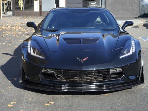 Used 2015 Chevrolet Corvette Z06 w/ 3LZ Preferred Equipment Group image 4