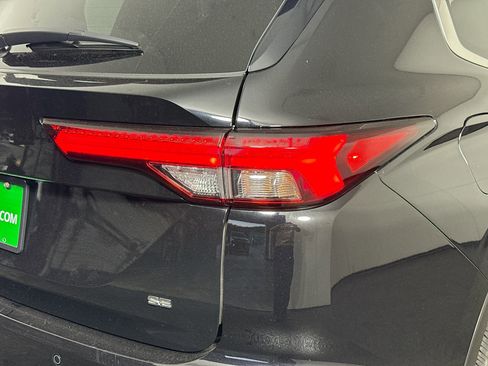 Used 2024 Mitsubishi Outlander SE Black Edition image 34