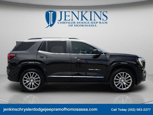 Used 2026 GMC Terrain Denali AWD/4WD image 3