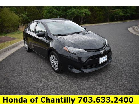 Used 2019 Toyota Corolla LE FWD image 1