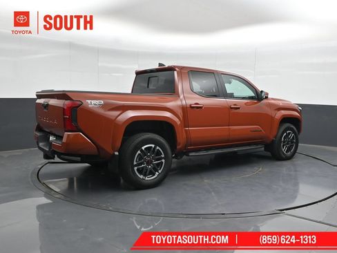 Used 2025 Toyota Tacoma TRD Sport w/ TRD Sport Upgrade Package AWD/4WD image 2