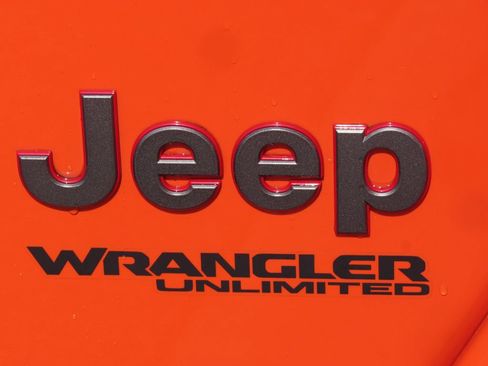 Used 2018 Jeep Wrangler Unlimited Rubicon AWD/4WD image 8