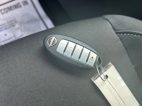 Used 2025 Nissan Altima 2.5 SV FWD image 47
