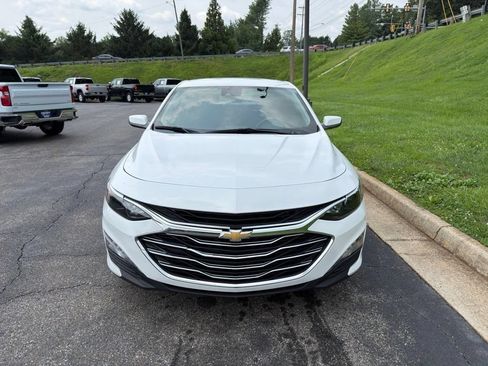 Used 2024 Chevrolet Malibu LT FWD image 2