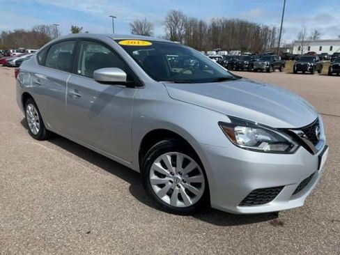 Used 2017 Nissan Sentra S image 8
