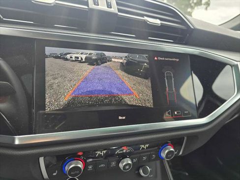 New 2025 Audi Q3 2.0T Premium image 29