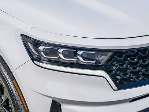 Certified 2023 Kia Sorento SX FWD image 11