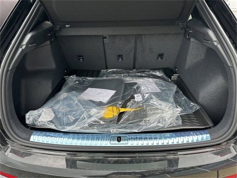 New 2025 Audi Q3 2.0T Premium image 12