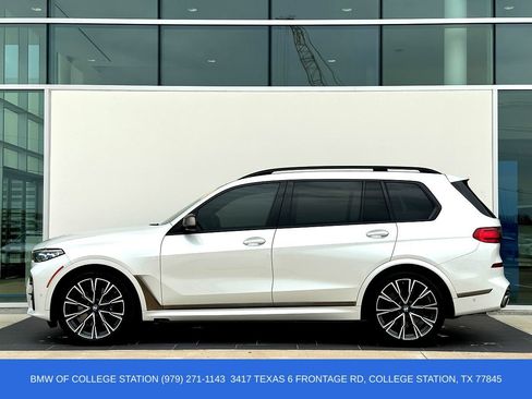 Used 2022 BMW X7 M50i w/ Cold Weather Package AWD/4WD image 8