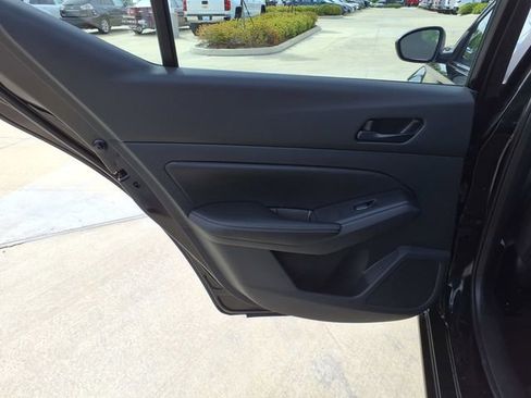 Used 2025 Nissan Altima 2.5 SV FWD image 15