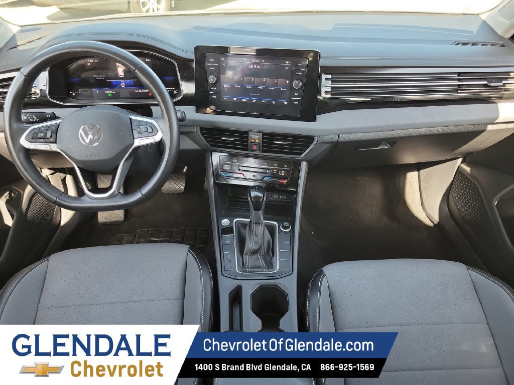 Used 2025 Volkswagen Jetta SE FWD image 14