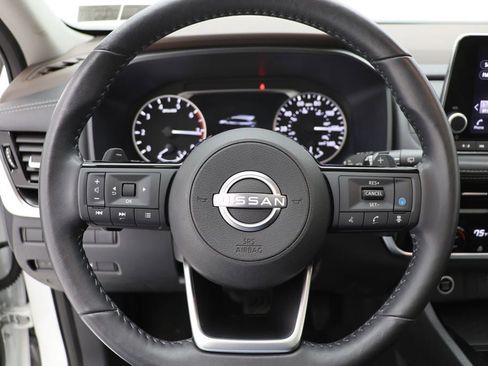 Used 2023 Nissan Rogue SV w/ SV Premium Package image 18