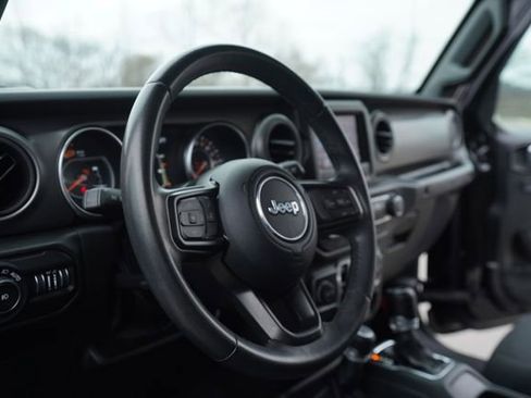 Used 2022 Jeep Wrangler Unlimited Sport image 27