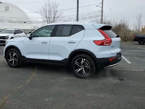 Used 2025 Volvo XC40 B5 Core image 6