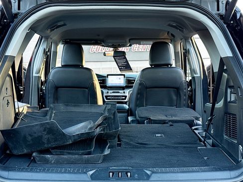 Used 2023 Ford Explorer XLT w/ Equipment Group 202A image 7