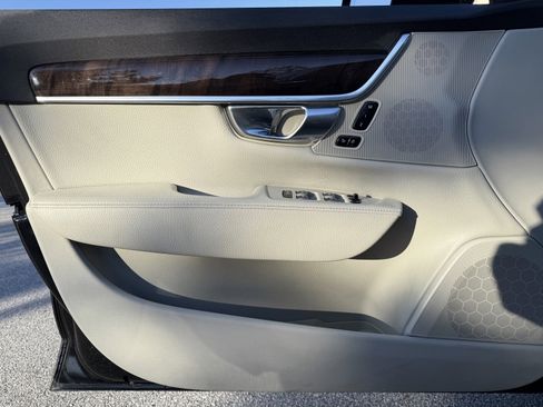 Used 2018 Volvo S90 T5 Momentum w/ Convenience Package image 42