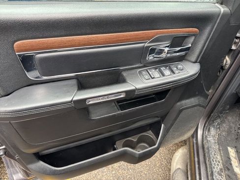 Used 2014 RAM 1500 Laramie w/ Convenience Group image 11