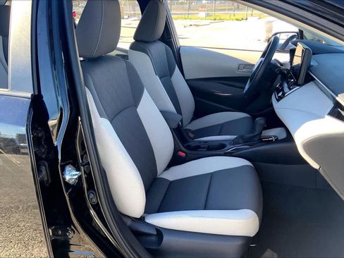 Certified 2025 Toyota Corolla LE image 8